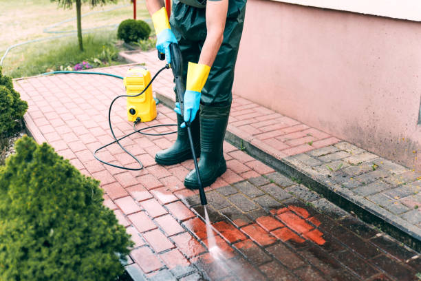 Playground Equipment Cleaning in Oak Park, CA